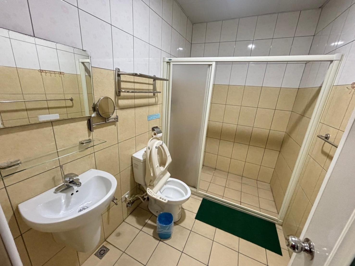 Luyu Homestay Луган Экстерьер фото